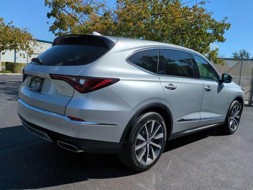 Solar Silver Metallic 2026 Acura MDX Technology Package