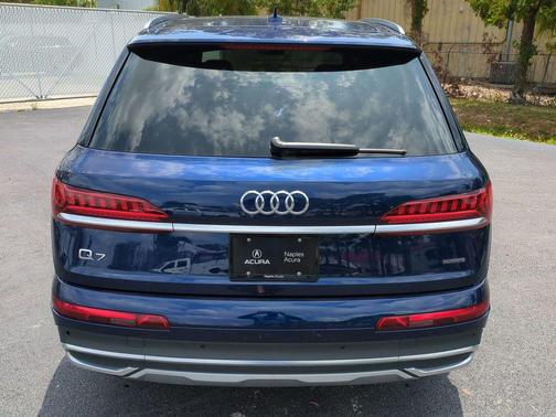 Navarra Blue Metallic 2021 Audi Q7 45 Premium