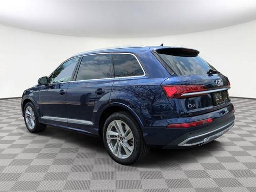 Navarra Blue Metallic 2021 Audi Q7 45 Premium