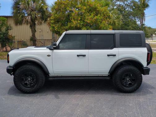 Oxford White 2023 Ford Bronco Wildtrak