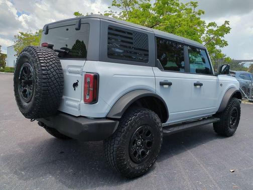 Oxford White 2023 Ford Bronco Wildtrak
