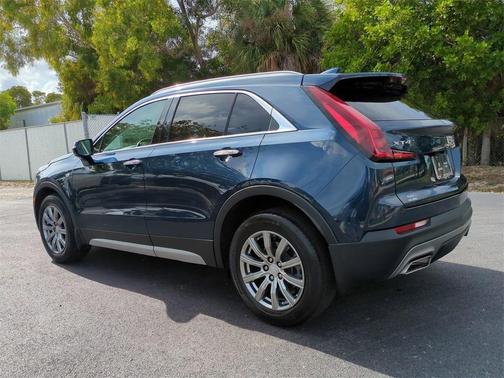 2021 Cadillac XT4 Premium Luxury