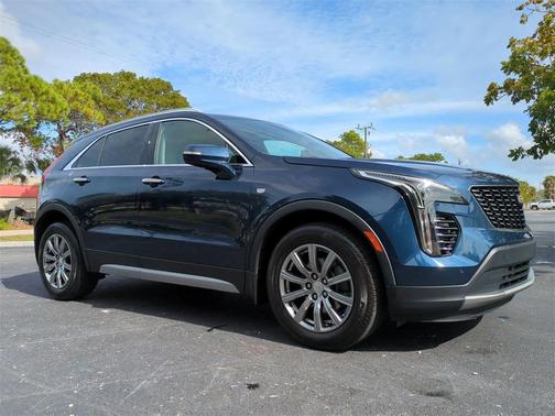 2021 Cadillac XT4 Premium Luxury