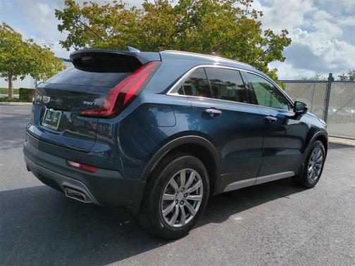 2021 Cadillac XT4 Premium Luxury