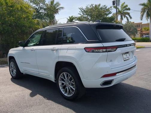 2023 Jeep Grand Cherokee Summit