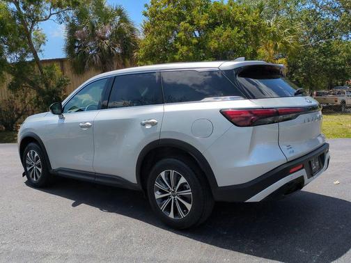 2023 INFINITI QX60 Pure