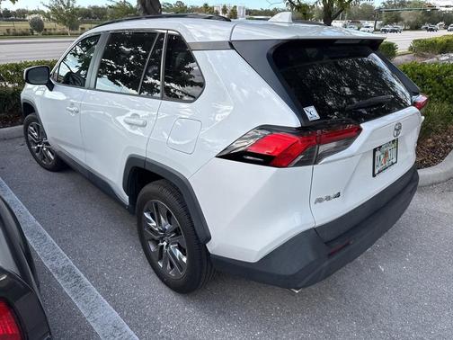 2020 Toyota RAV4 XLE Premium