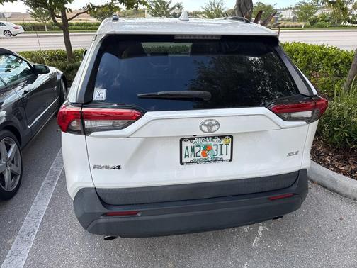 2020 Toyota RAV4 XLE Premium