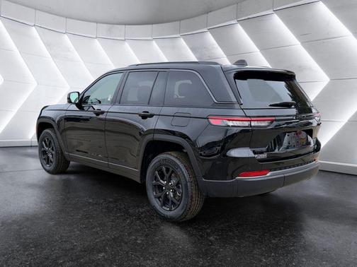 2026 Jeep Grand Cherokee Laredo