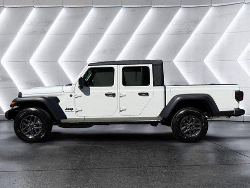Bright White Clearcoat 2026 Jeep Gladiator Sport