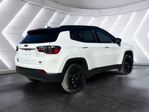 2023 Jeep Compass Altitude