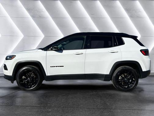 2023 Jeep Compass Altitude