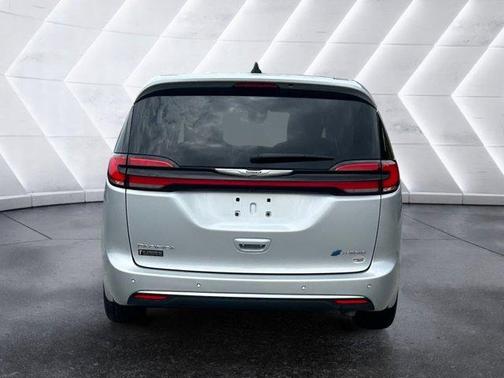 2023 Chrysler Pacifica Hybrid Limited