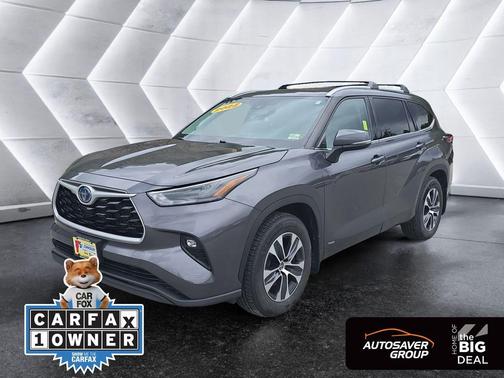 Magnetic Gray Metallic 2022 Toyota Highlander Hybrid XLE