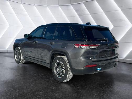 2023 Jeep Grand Cherokee 4xe Trailhawk