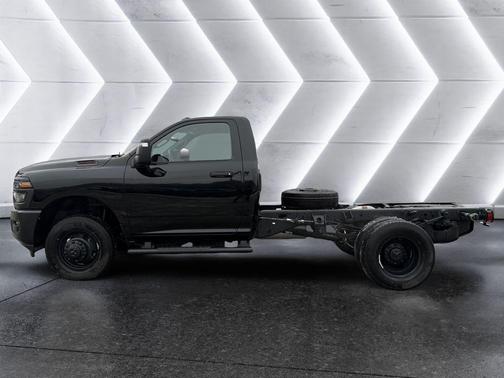 2026 RAM 3500 Tradesman/Big Horn