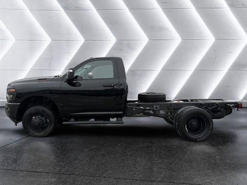 2026 RAM 3500 Tradesman/Big Horn