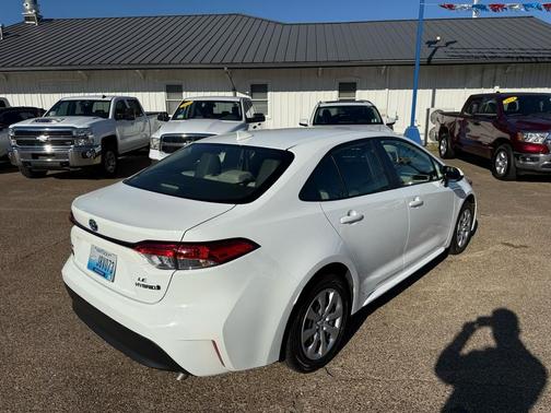 2024 Toyota Corolla Hybrid LE