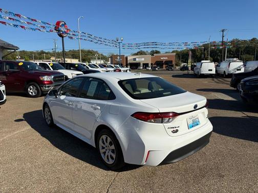 2024 Toyota Corolla Hybrid LE