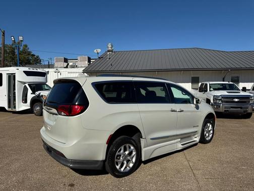 2019 Chrysler Pacifica Touring-L Plus