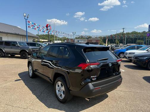 2020 Toyota RAV4 Hybrid LE
