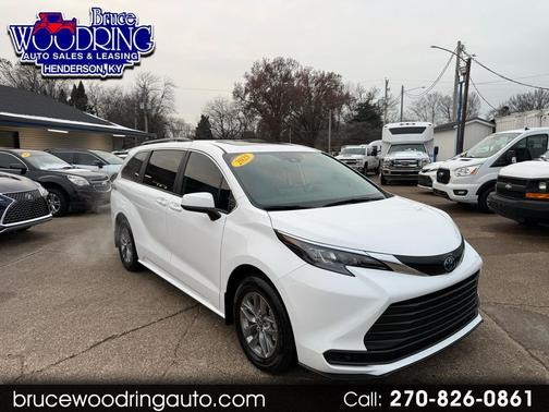 2025 Toyota Sienna LE