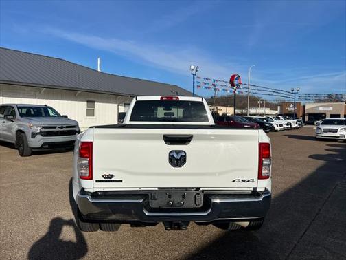2023 RAM 3500 Big Horn Crew Cab 4x4 8' Box