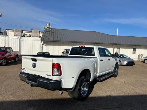 2023 RAM 3500 Big Horn Crew Cab 4x4 8' Box