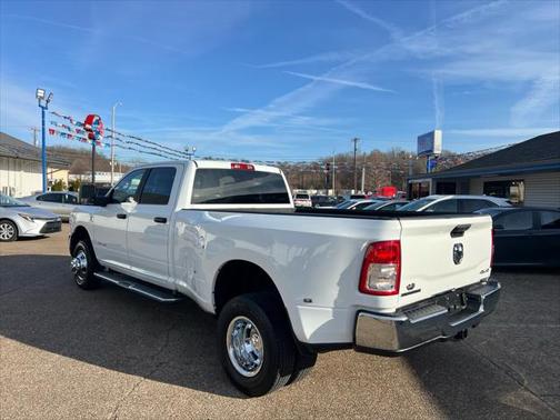 2023 RAM 3500 Big Horn Crew Cab 4x4 8' Box