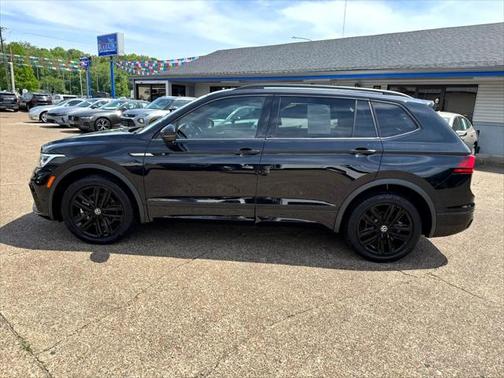 2022 Volkswagen Tiguan 2.0T SE R-Line Black