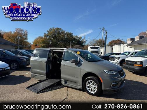 2022 Chrysler Pacifica Touring L