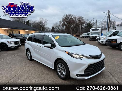 2025 Toyota Sienna XLE