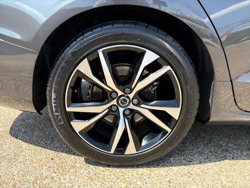 2024 Volvo S60 B5 Core Dark Theme