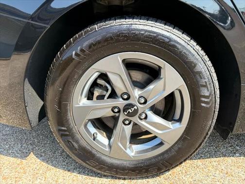 2024 Kia K5 LXS