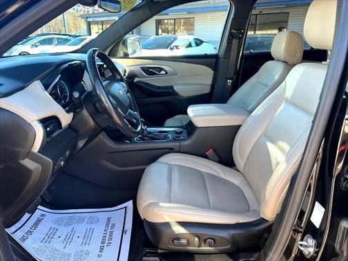 2022 Chevrolet Traverse LT Leather