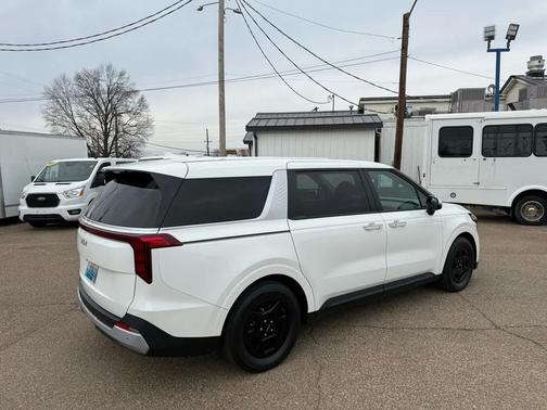 2025 Kia Carnival LXS