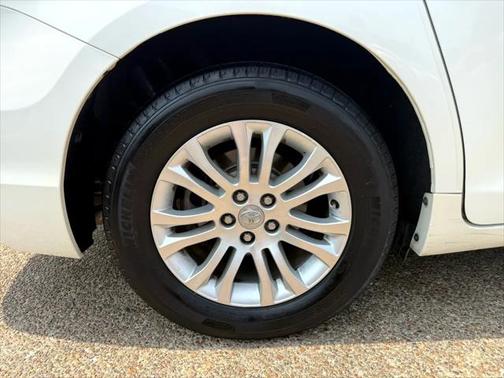2017 Toyota Sienna XLE