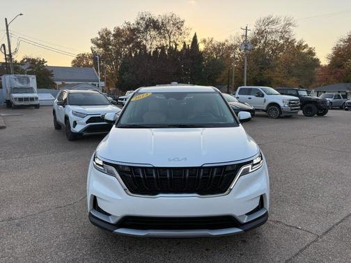 2024 Kia Carnival LX