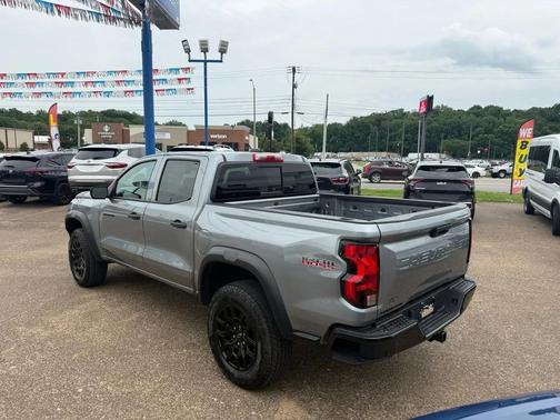 Sterling Gray Metallic 2024 Chevrolet Colorado Trail Boss