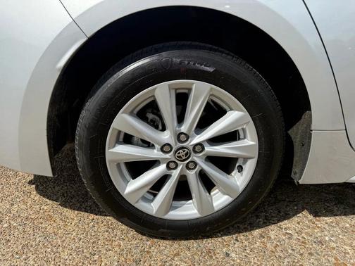Classic Silver Metallic 2024 Toyota Corolla LE