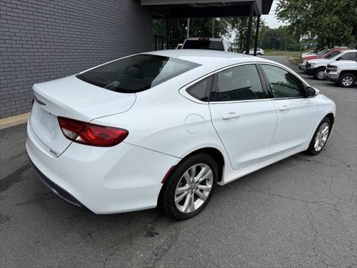 2017 Chrysler 200 Limited