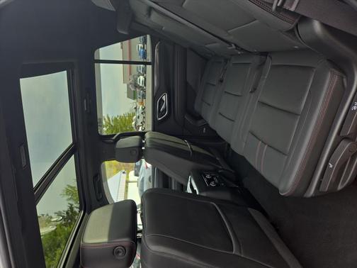 2023 Chevrolet Tahoe 4WD RST