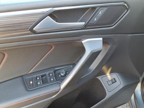 2024 Volkswagen Tiguan 2.0T Wolfsburg Edition