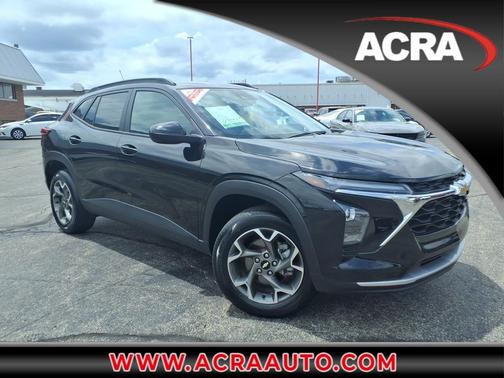 Mosaic Black Metallic 2025 Chevrolet Trax LT