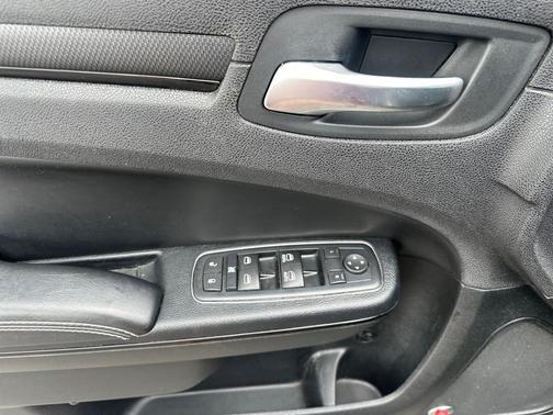 2016 Chrysler 300 S