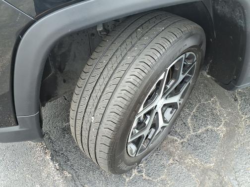 Diamond Black Crystal Pearlcoat 2024 Jeep Compass Limited