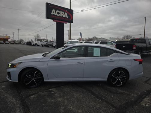 2023 Nissan Altima SR FWD