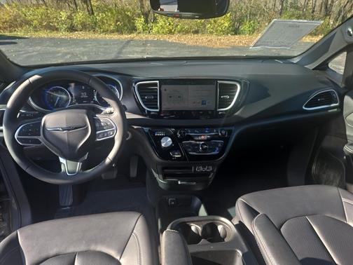 2025 Chrysler Pacifica L