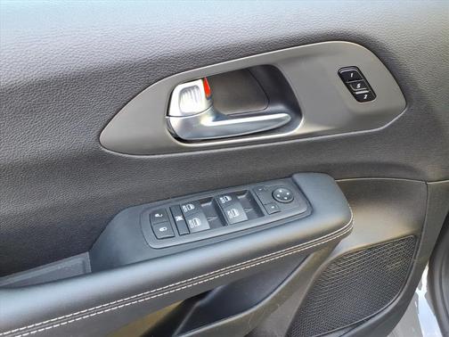 2025 Chrysler Pacifica L