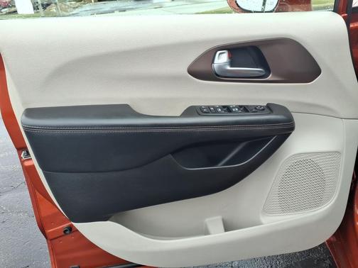 2018 Chrysler Pacifica Touring Plus